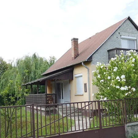 Casa de Férias Nádor Lak Fonyód