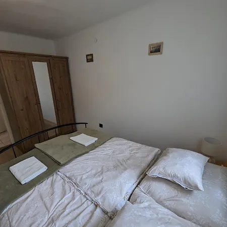 Nádor Lak *