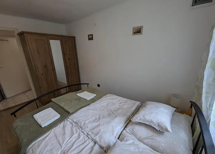 Nádor Lak *